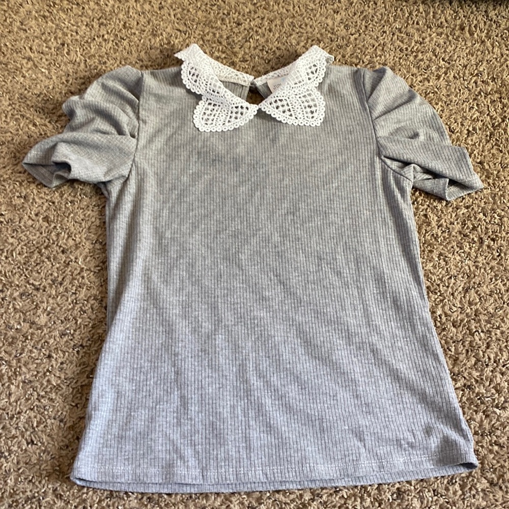 Franchescas (Jim & Ivy) blouse floral/lace color. Puffed short sleeves